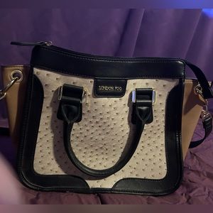 London fog tan/black purse